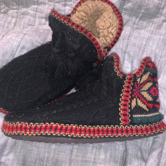 Muk Luks Shoes - Bedrooms slippers